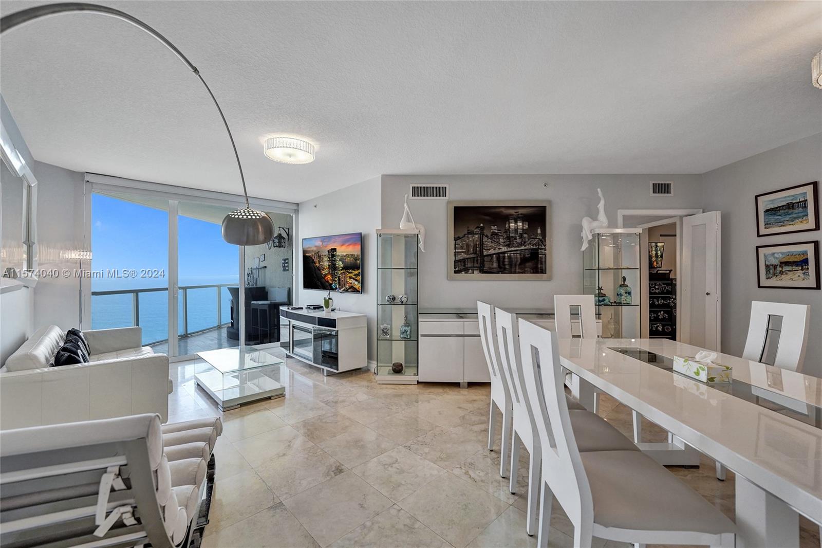 LA PERLA CONDO - Residential Lease