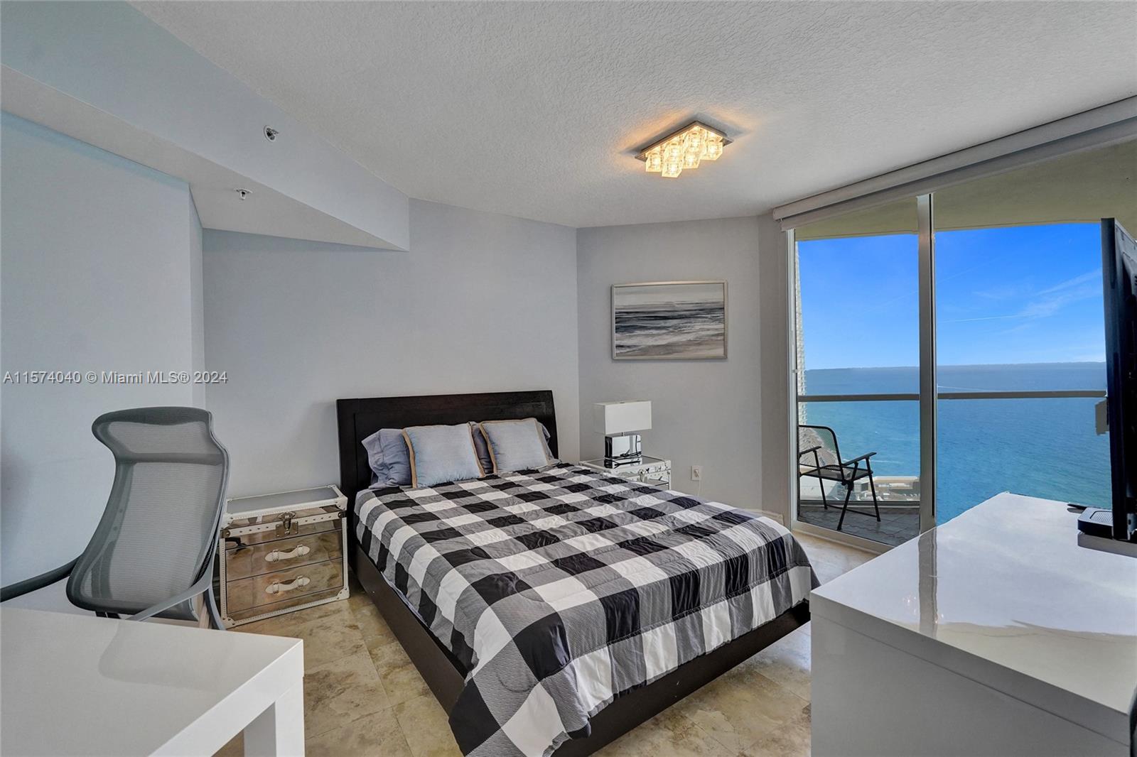 LA PERLA CONDO - Residential Lease