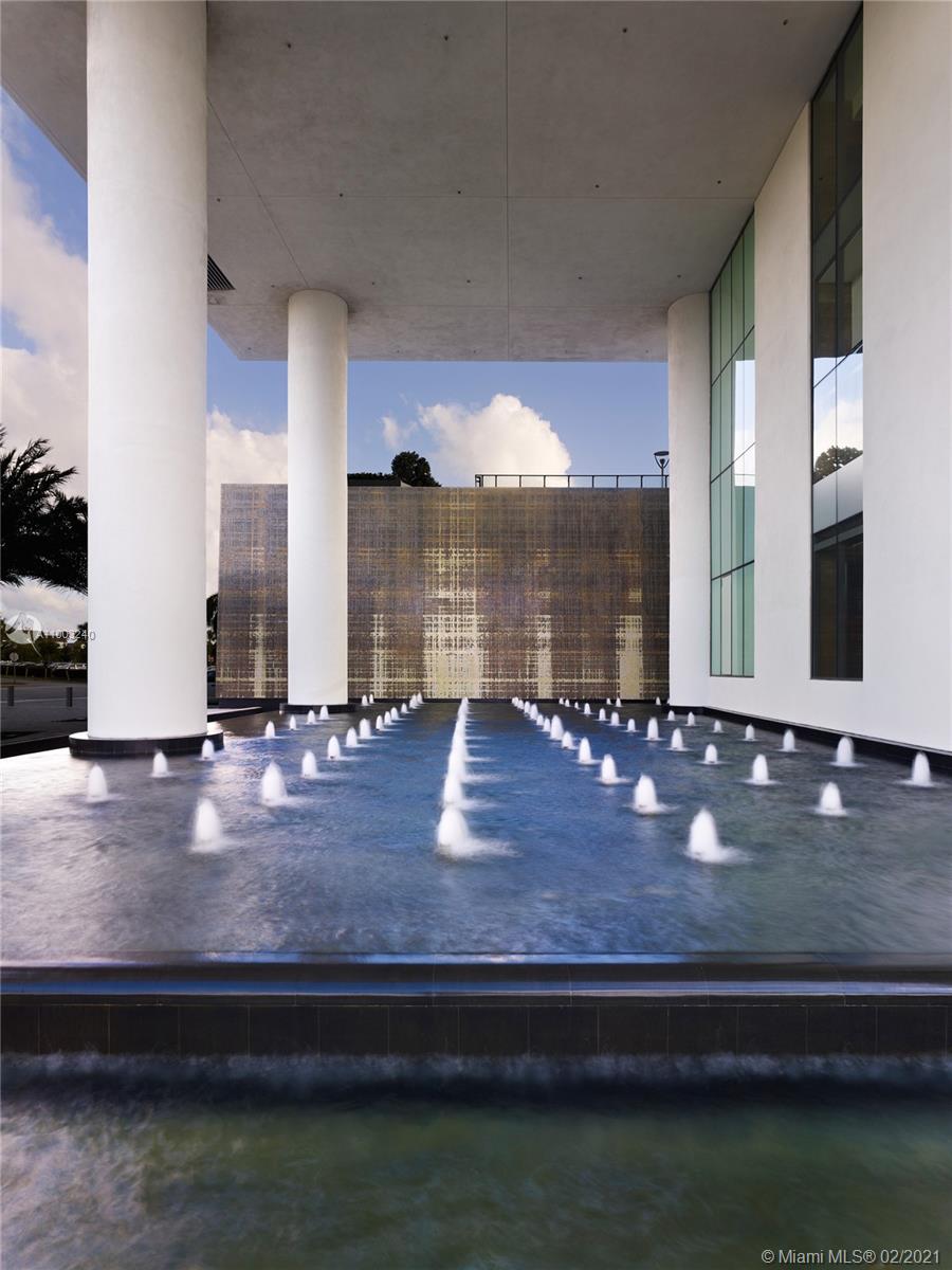 APOGEE CONDO - Residential