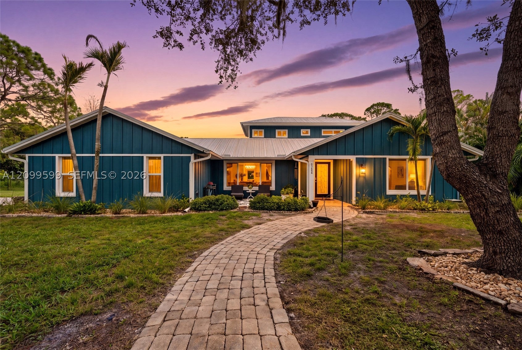 2121 SW Racquet Club Dr