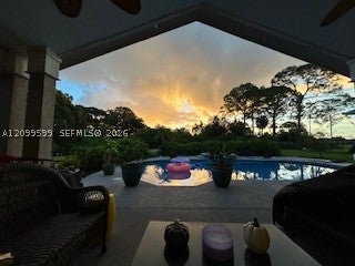 2121 SW Racquet Club Dr