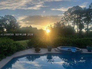 2121 SW Racquet Club Dr