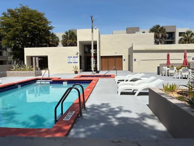 PEPPERMILL KENDALE LK WES - Residential Lease