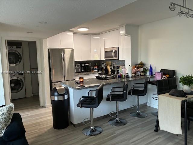 PEPPERMILL KENDALE LK WES - Residential Lease