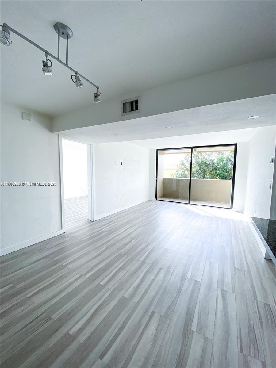 PEPPERMILL KENDALE LK WES - Residential Lease