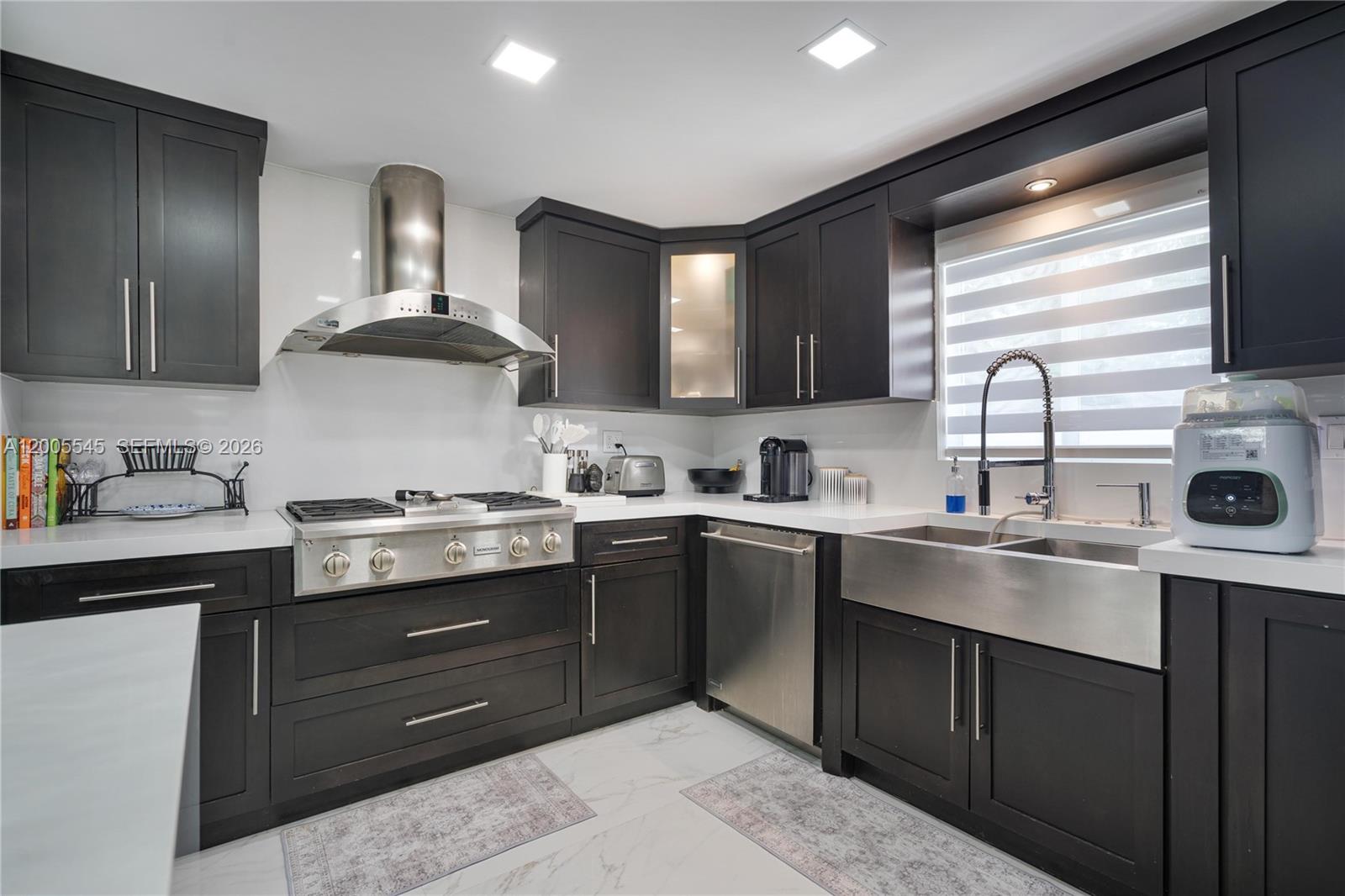 SWEETWATER ESTS SUB - Residential