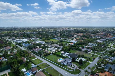 Tiny photo for 150 NW 130th Ave, Miami, FL 33182 (MLS # A12005545)