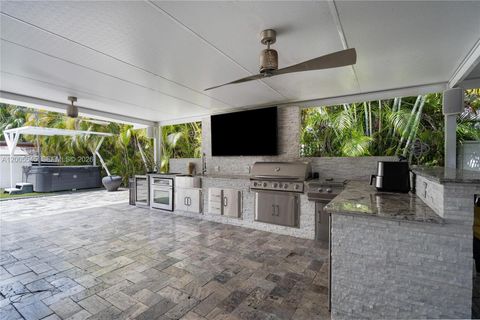 Tiny photo for 150 NW 130th Ave, Miami, FL 33182 (MLS # A12005545)