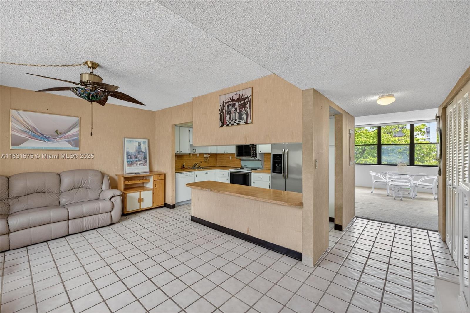 RARELY AVAILABLE! PRICED TO SELL. TOP FLOOR 3 BED 2 BATH 1,380 SQ FT WITH LARGE TERRACE. WASHER/DRYER IN UNIT. VILLA DORADA IN AVENTURA. PRIME AVENTURA LOCATION. STEPS FROM AVENTURA MALL, GULFSTREAM PARK RACING & CASINO, WHOLE FOODS, TARGET, PETSMART, PUBLIX, TOP RESTAURANTS, AND SHOPPING. NEAR HOUSES OF WORSHIP AND ZONED FOR 3 EXCELLENT A-RATED SCHOOLS, LOCATED IN THE HIGHLY DESIRABLE VILLA DORADO COMPLEX. AMENITIES INCLUDE COMMUNITY POOL, GYM, CLUBHOUSE, KID'S PLAYGROUND, AND MORE. ACROSS THE STREET FROM DON SOFFER EXERCISE TRAIL. PERFECT FOR FAMILIES OR INVESTORS! CAN BE RENTED AFTER 1-YEAR OF OWNERSHIP. DON’T MISS OUT!