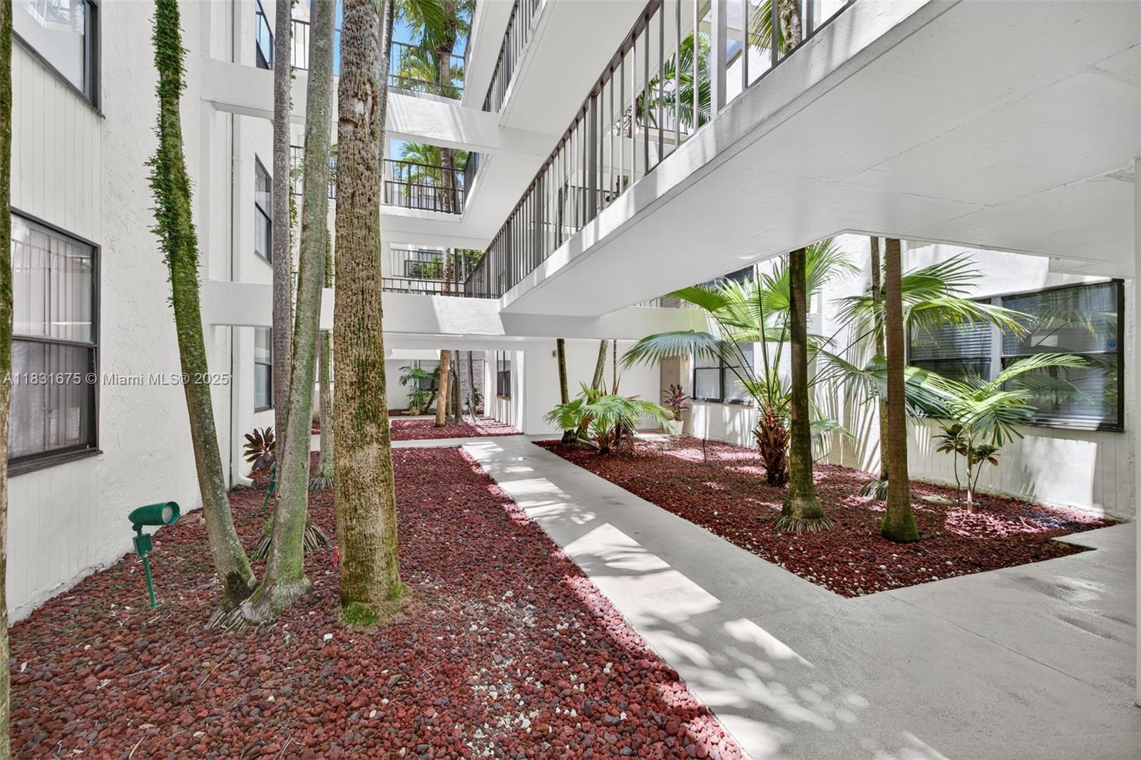 VILLA DORADA CONDO NO 2 - Residential