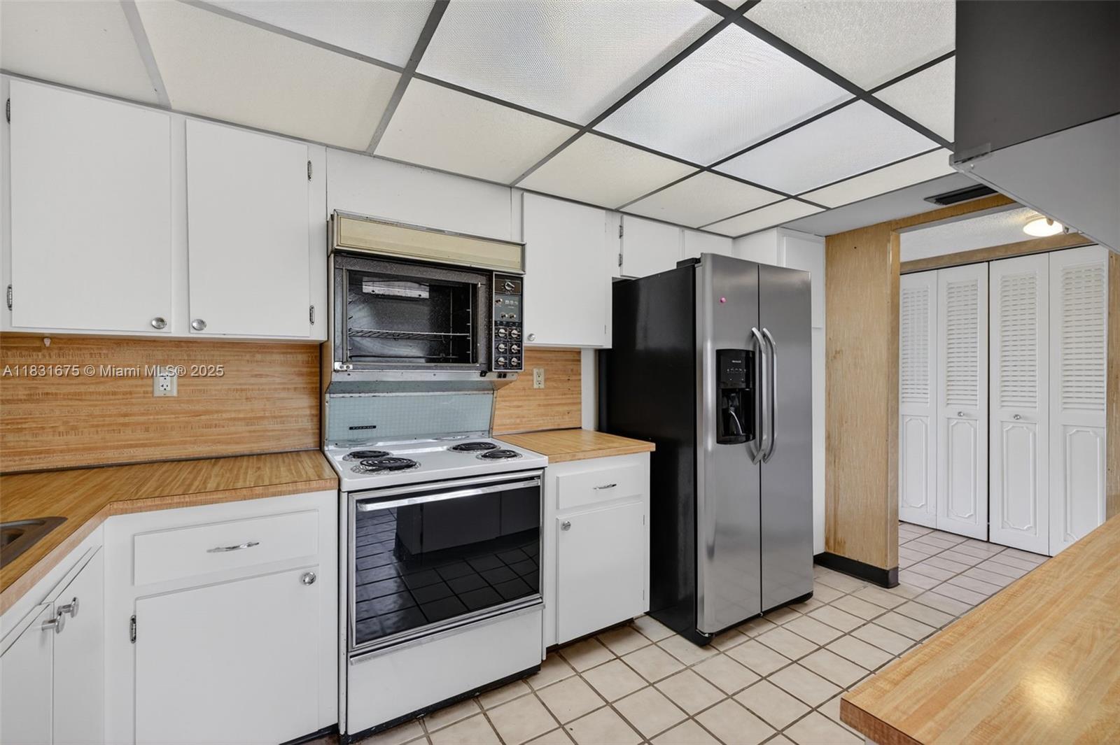 VILLA DORADA CONDO NO 2 - Residential