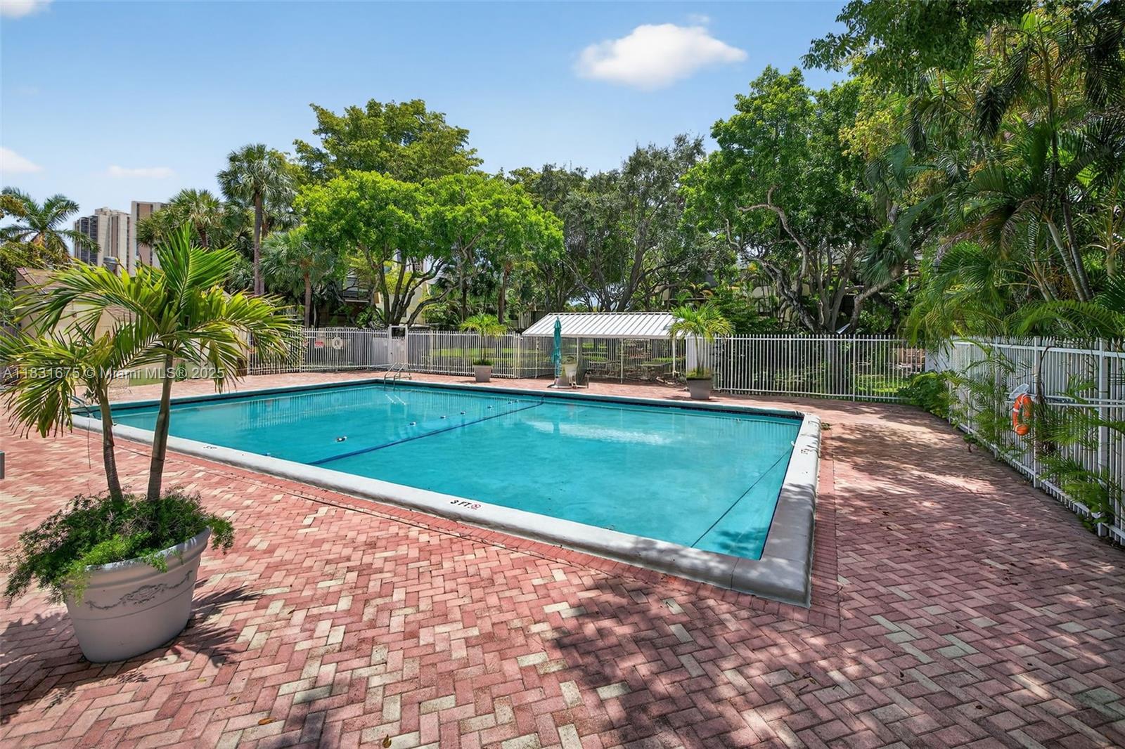 VILLA DORADA CONDO NO 2 - Residential