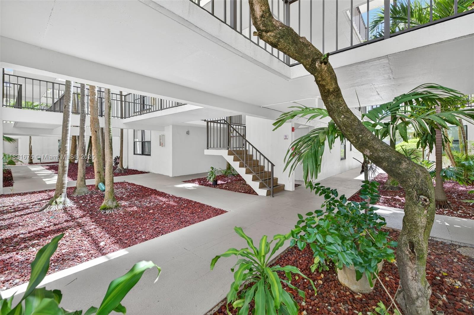 VILLA DORADA CONDO NO 2 - Residential