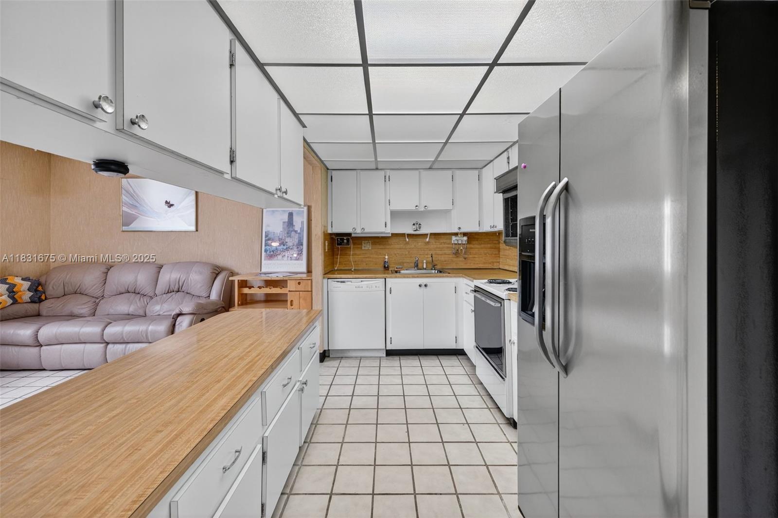 VILLA DORADA CONDO NO 2 - Residential