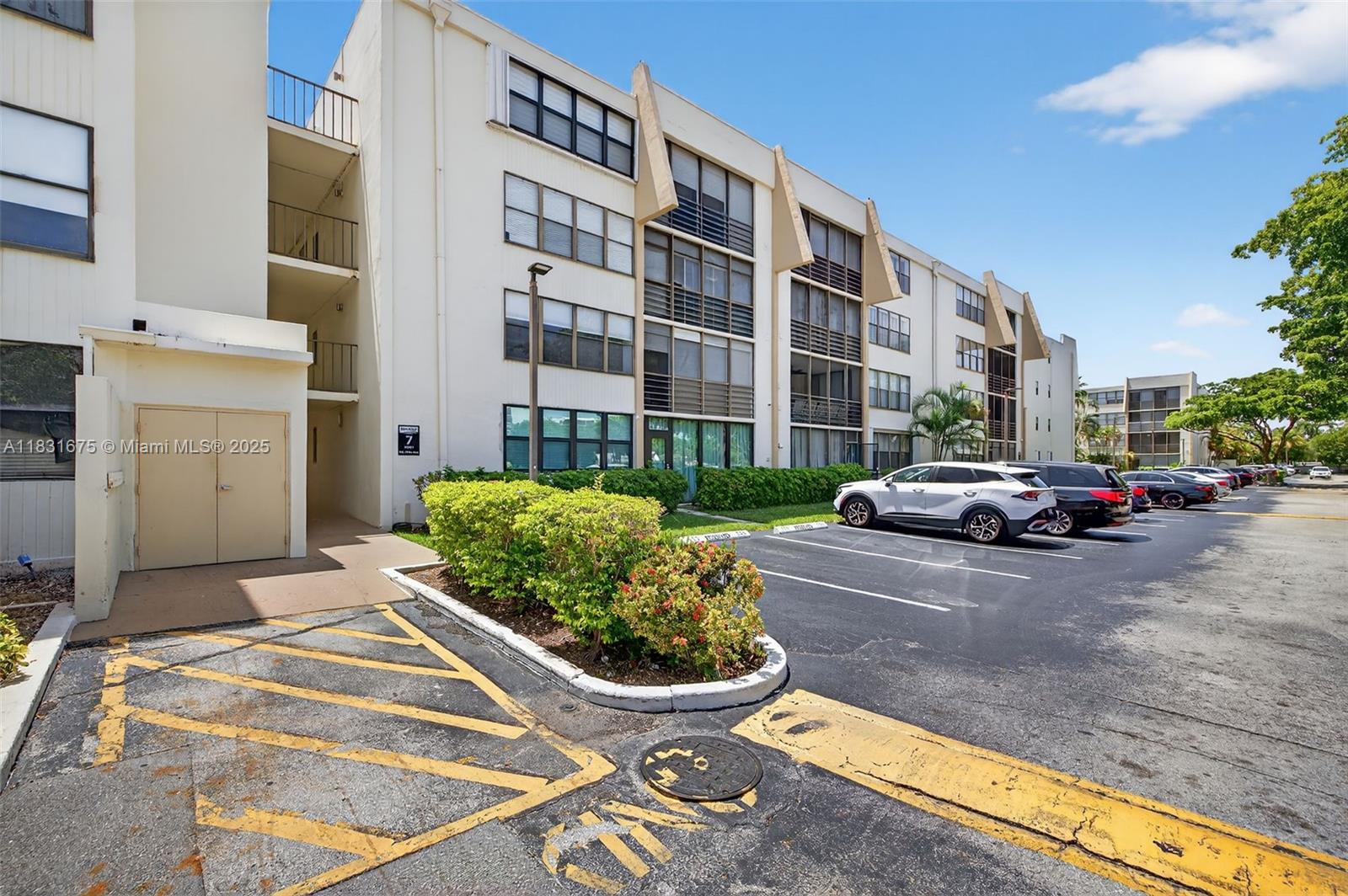 VILLA DORADA CONDO NO 2 - Residential