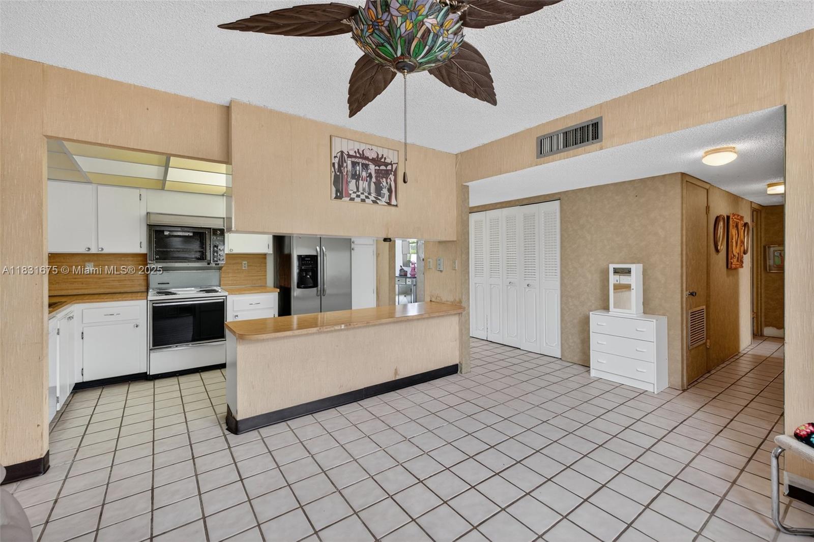 VILLA DORADA CONDO NO 2 - Residential