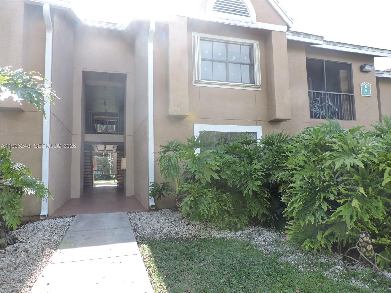 VISTA LAGO AT THE HAMMOCK - Residential Lease