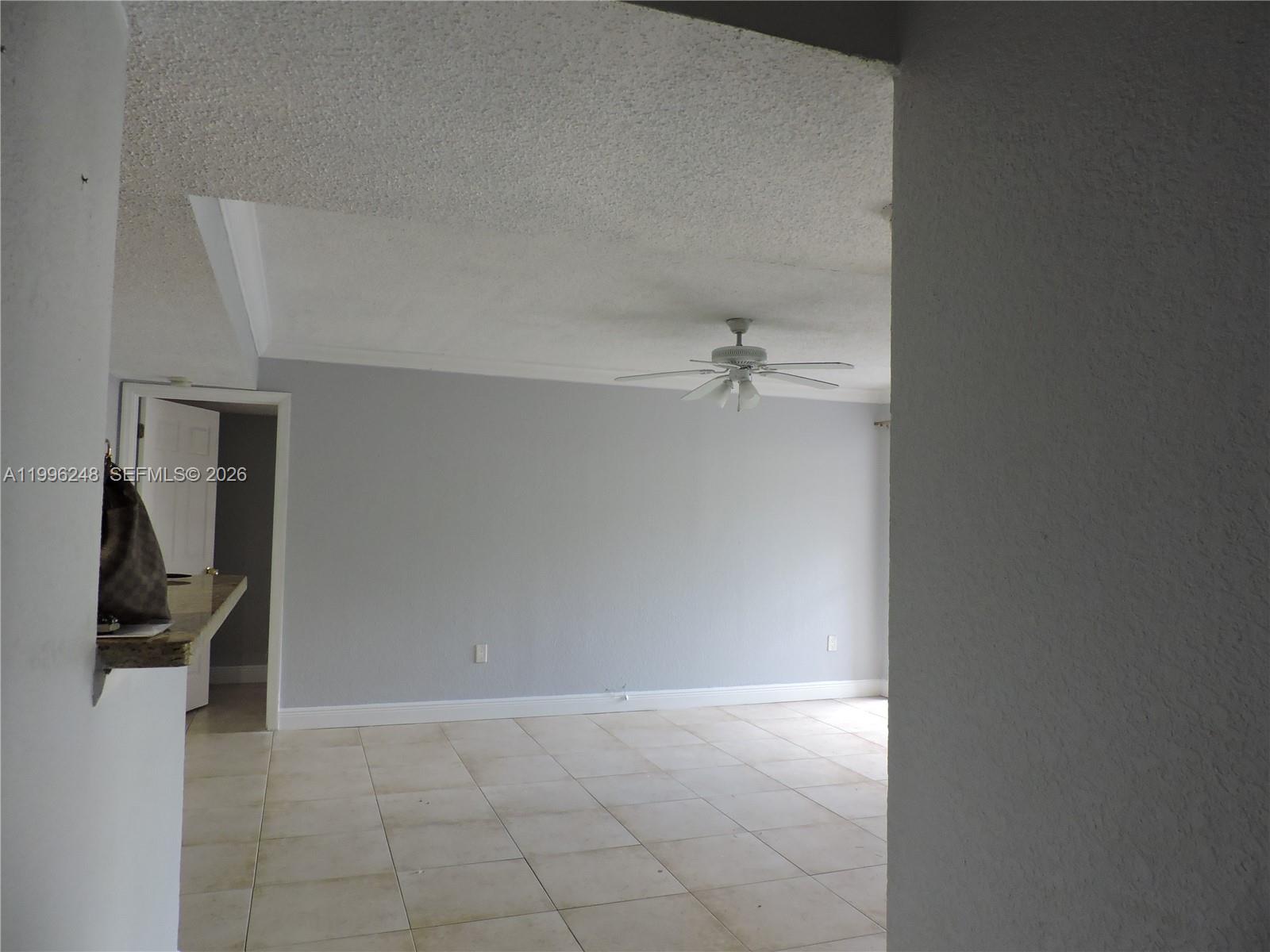 VISTA LAGO AT THE HAMMOCK - Residential Lease