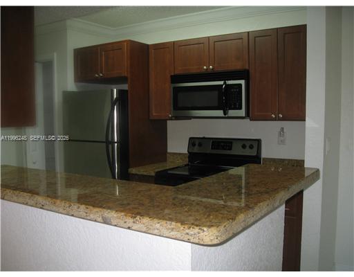 VISTA LAGO AT THE HAMMOCK - Residential Lease