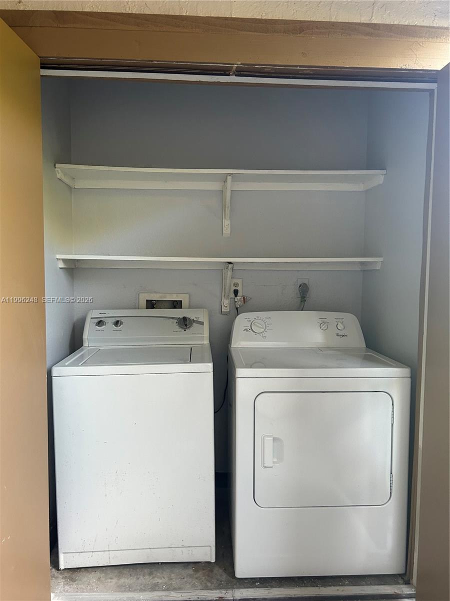 VISTA LAGO AT THE HAMMOCK - Residential Lease