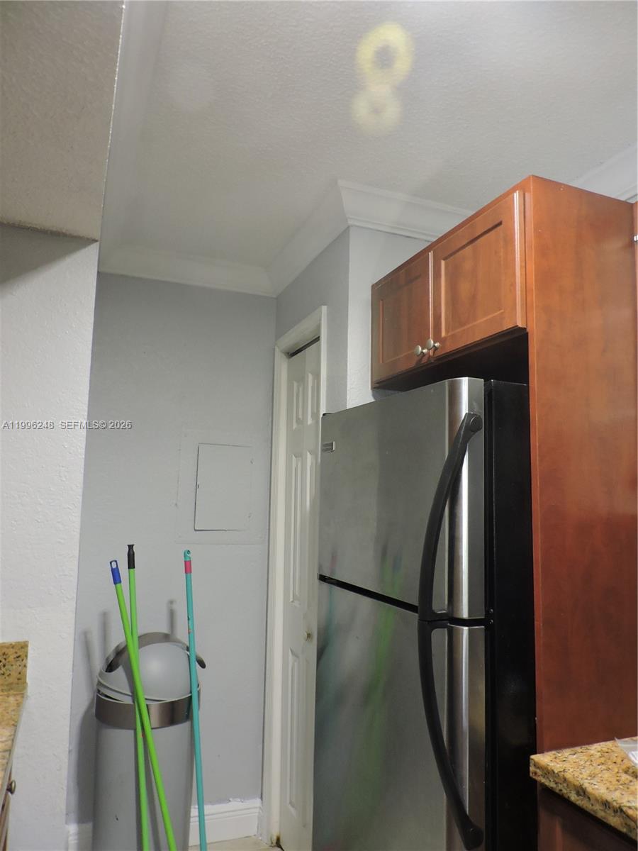 VISTA LAGO AT THE HAMMOCK - Residential Lease