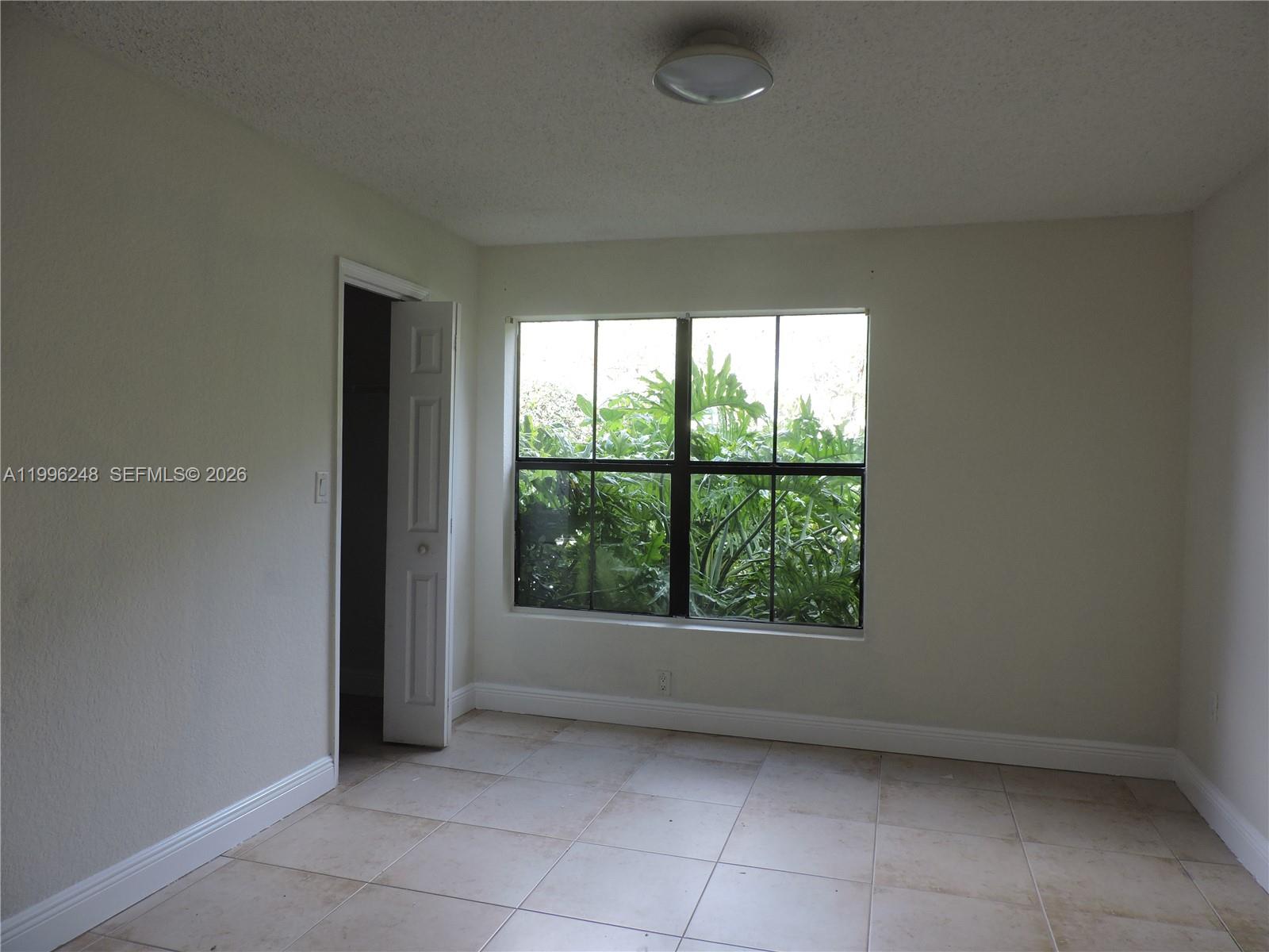 VISTA LAGO AT THE HAMMOCK - Residential Lease