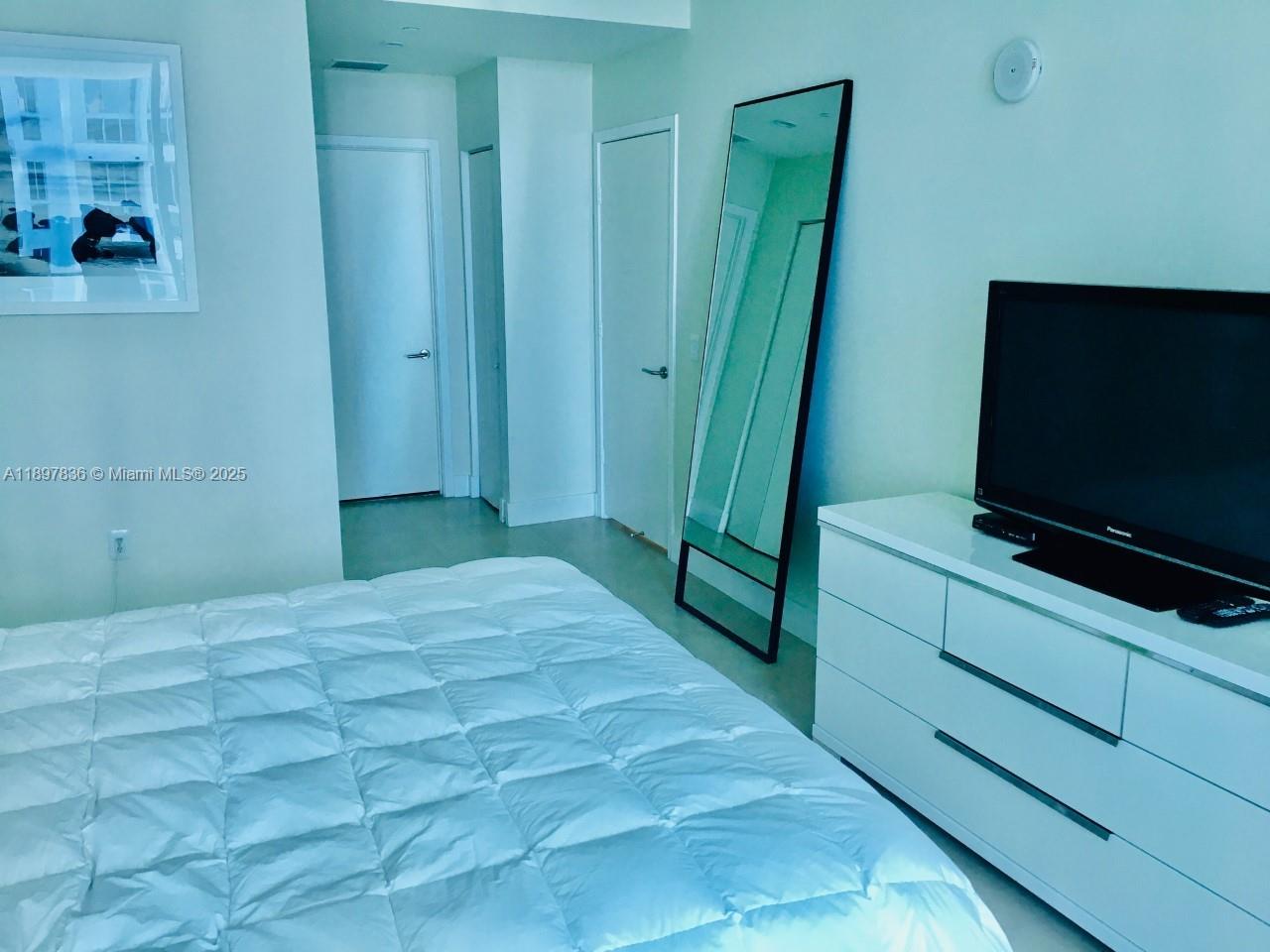 1100 MILLECENTO RESIDENCE - Residential Lease