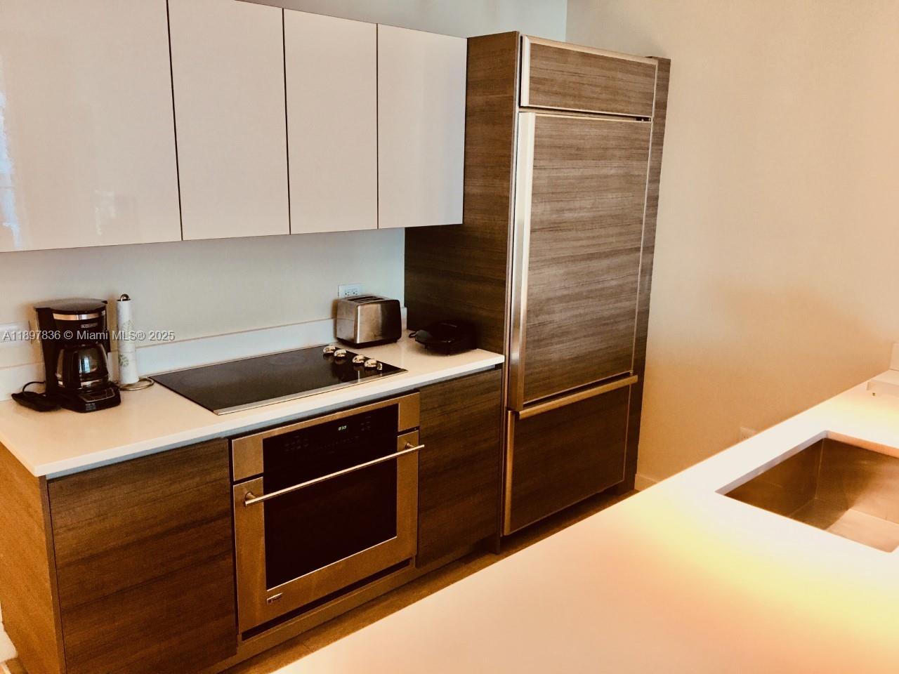 1100 MILLECENTO RESIDENCE - Residential Lease