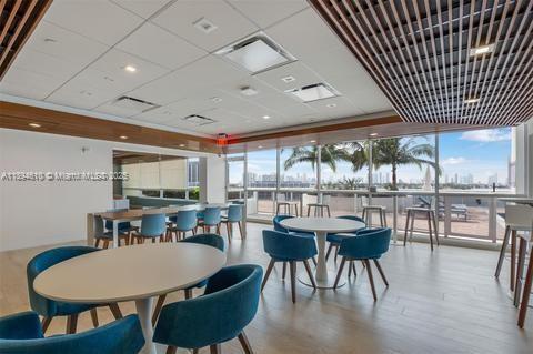 SUNSET HARBOUR SOUTH COND - Residential Lease