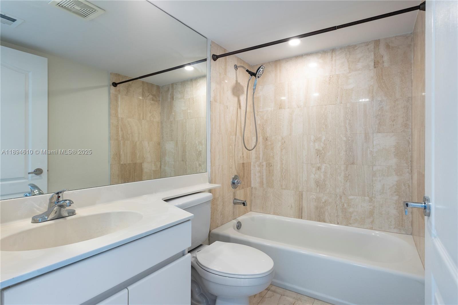 SUNSET HARBOUR SOUTH COND - Residential Lease
