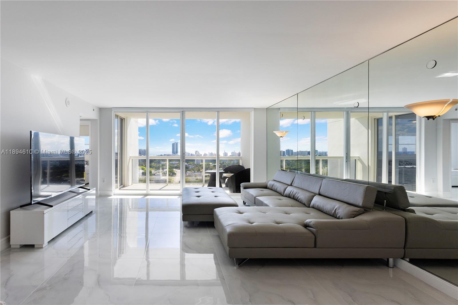 SUNSET HARBOUR SOUTH COND - Residential Lease