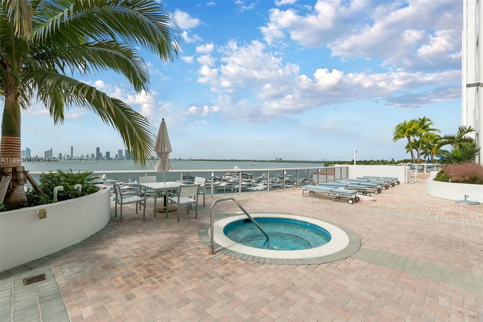 SUNSET HARBOUR SOUTH COND - Residential Lease