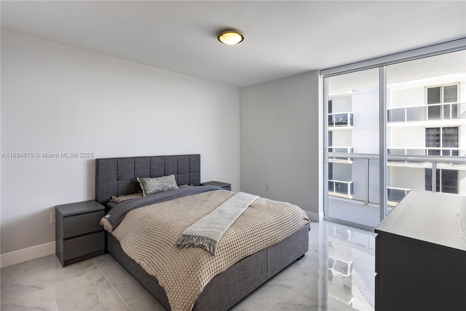 SUNSET HARBOUR SOUTH COND - Residential Lease
