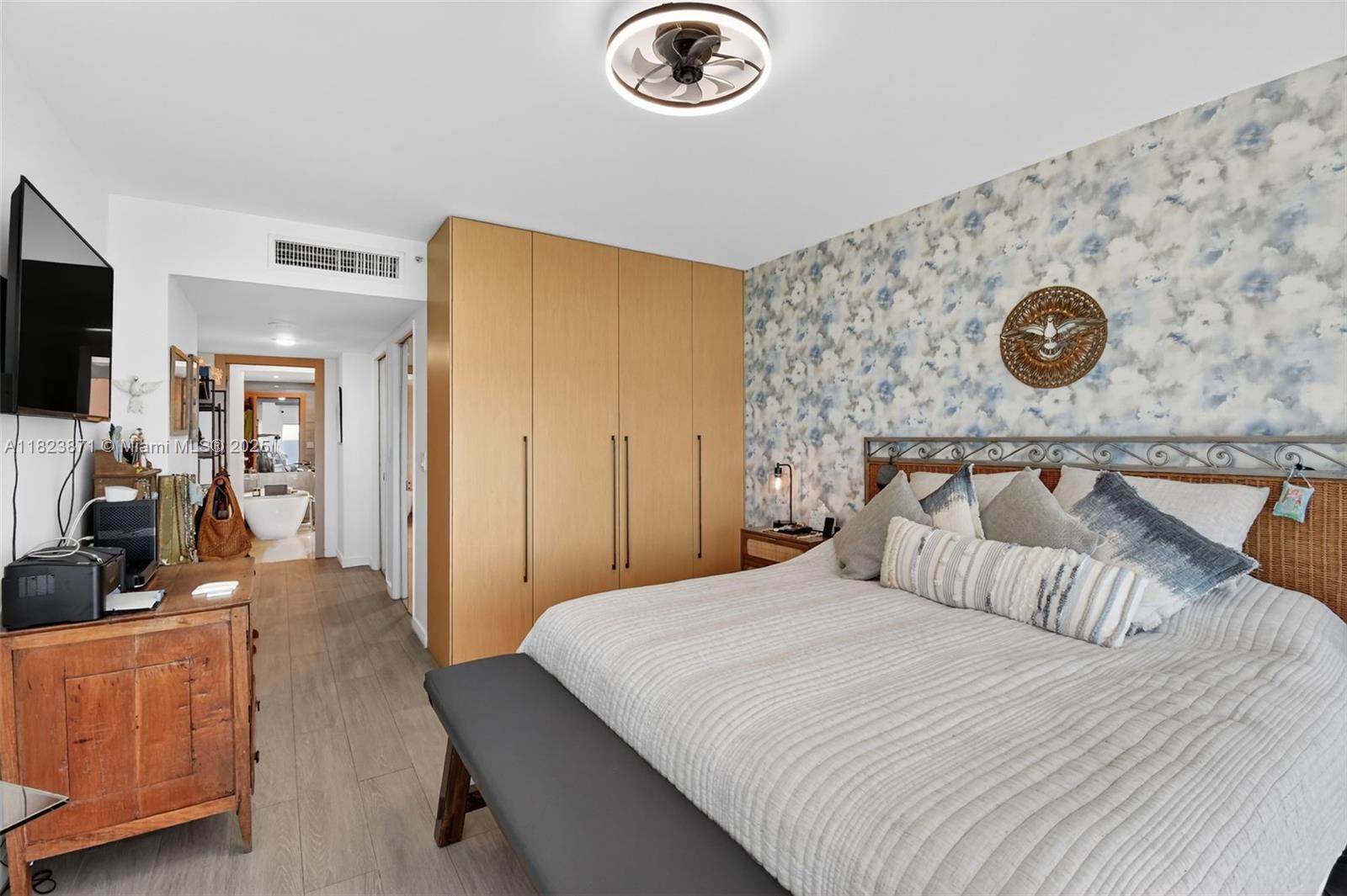 MILLENNIUM CONDO - Residential