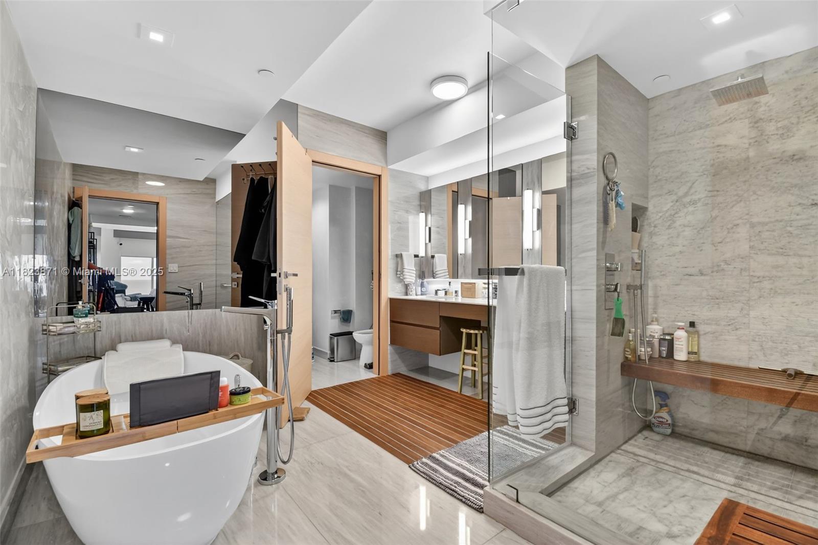 MILLENNIUM CONDO - Residential