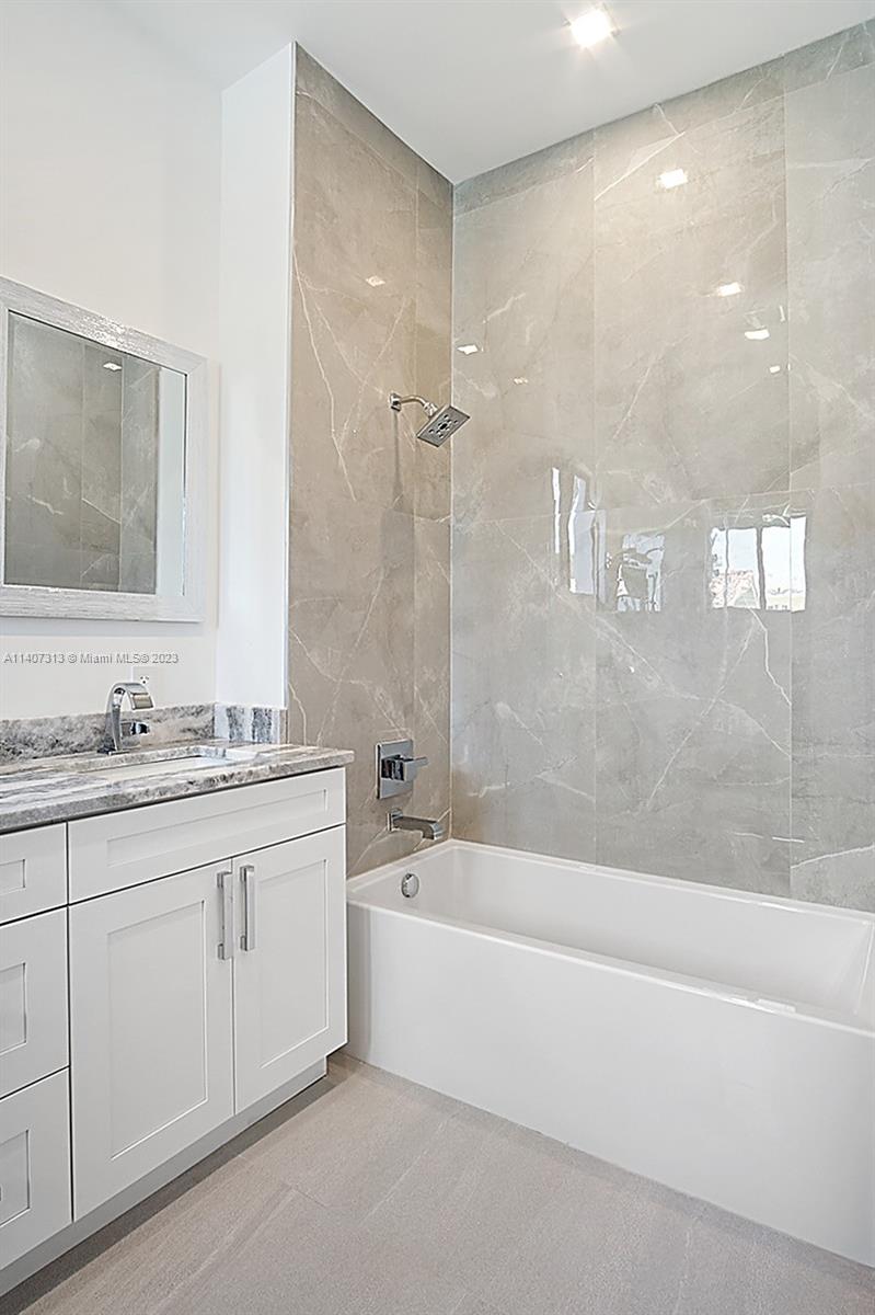 LAKE PLACID - Residential