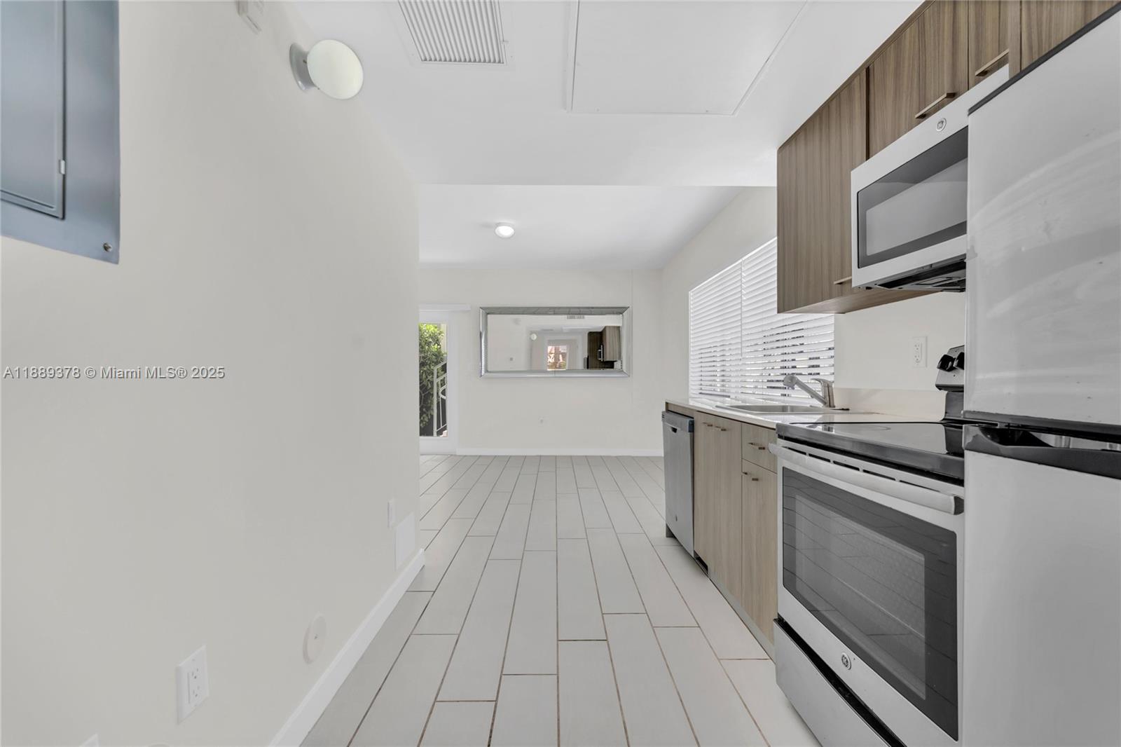 740 MERIDIAN CONDO - Residential