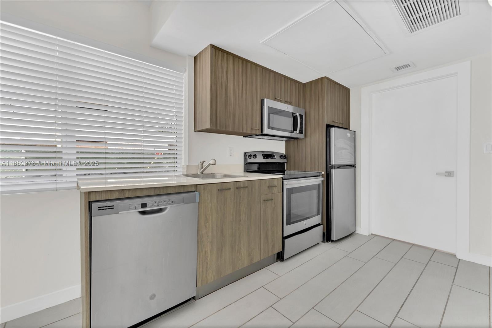 740 MERIDIAN CONDO - Residential