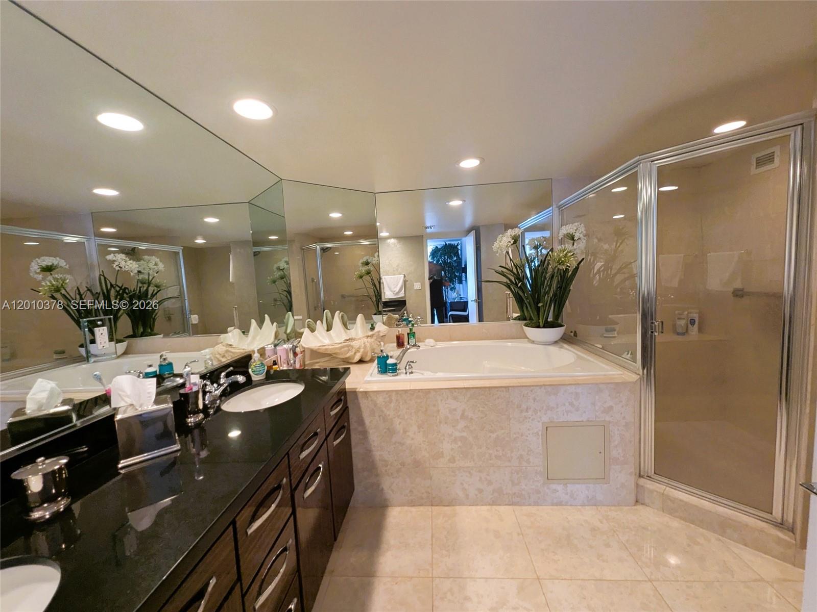 5600 CONDO - Residential