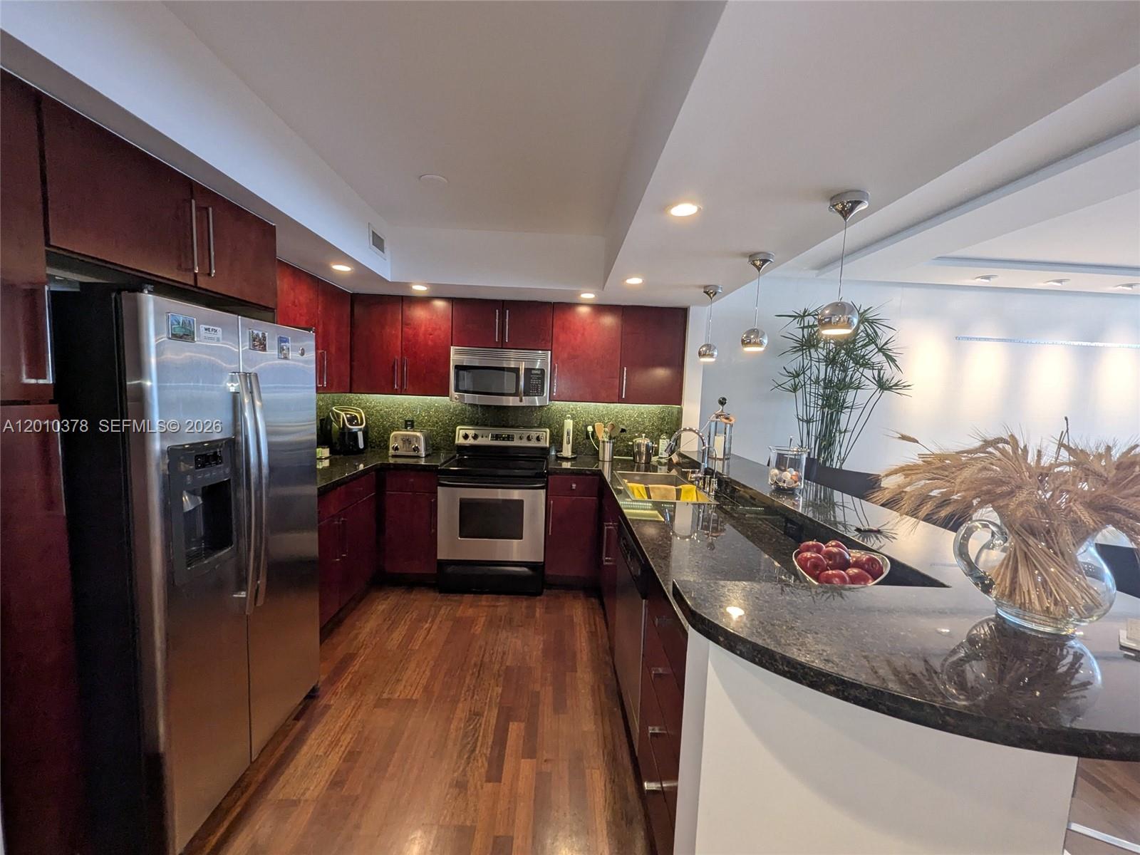 5600 CONDO - Residential