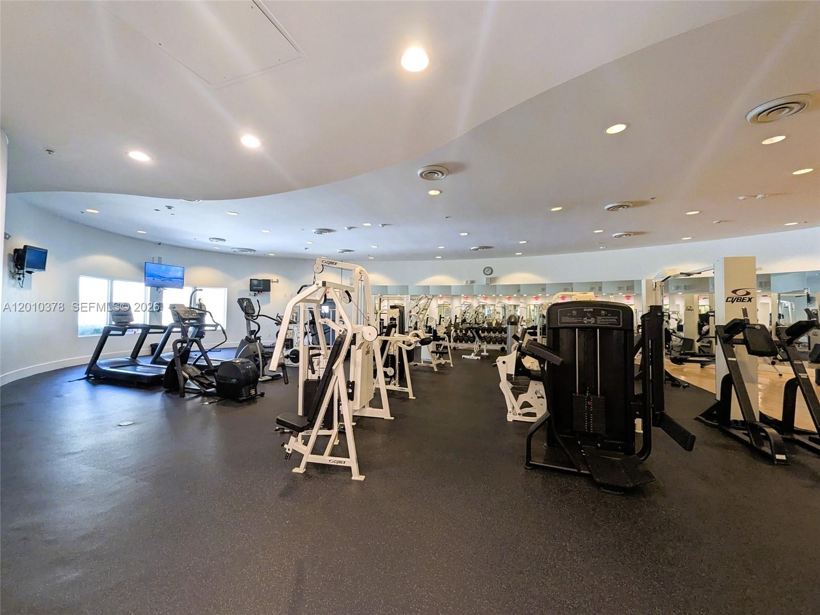 5600 CONDO - Residential