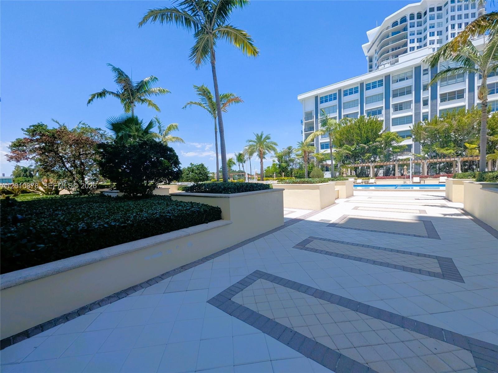 5600 CONDO - Residential