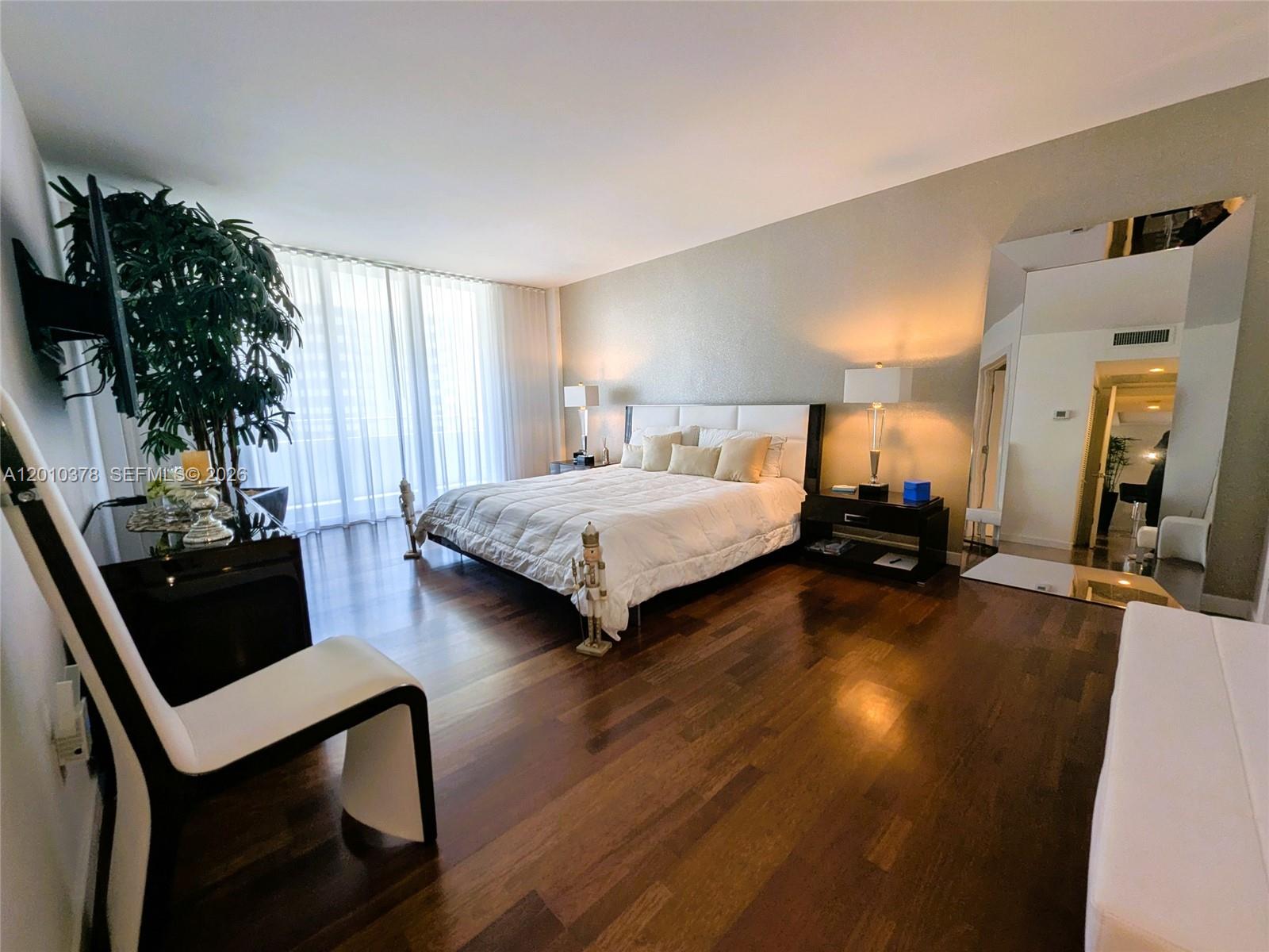 5600 CONDO - Residential