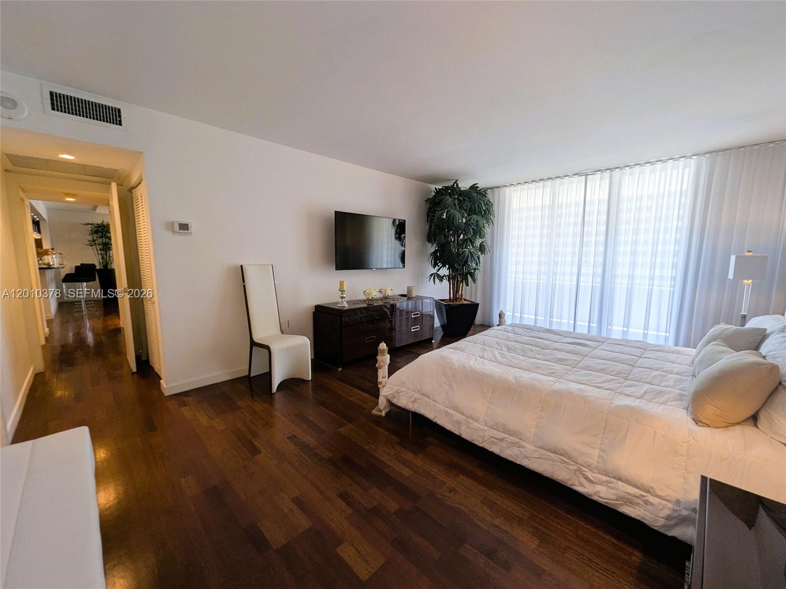 5600 CONDO - Residential