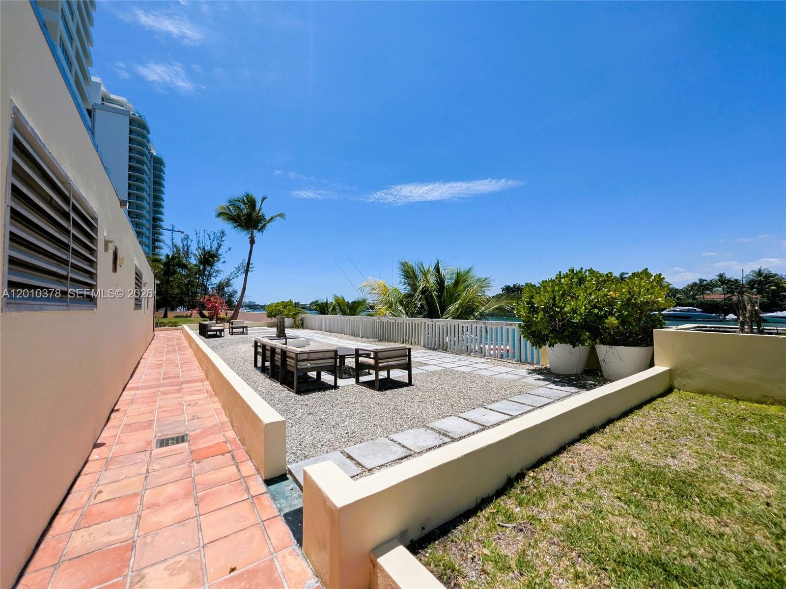 5600 CONDO - Residential