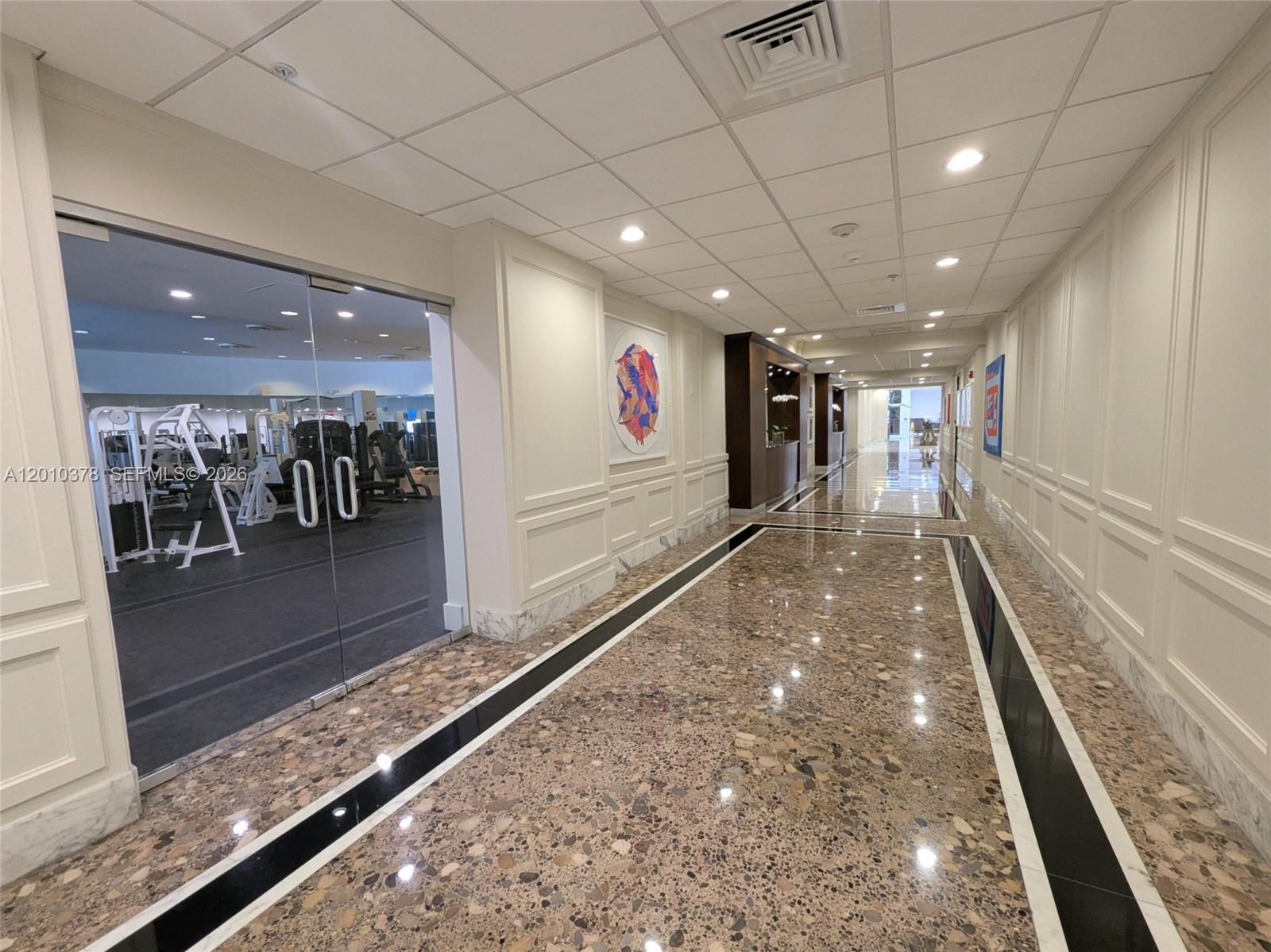 5600 CONDO - Residential