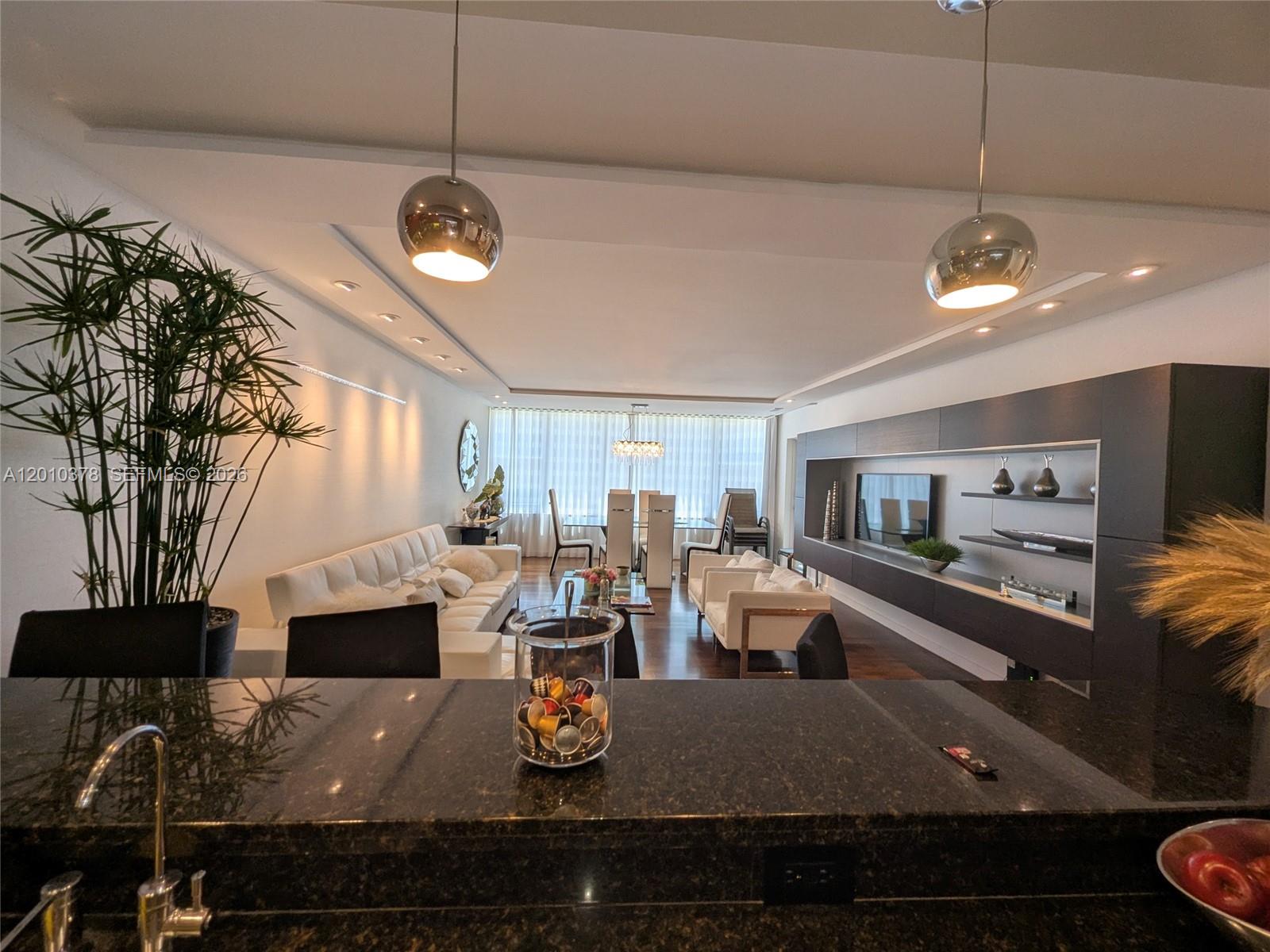 5600 CONDO - Residential