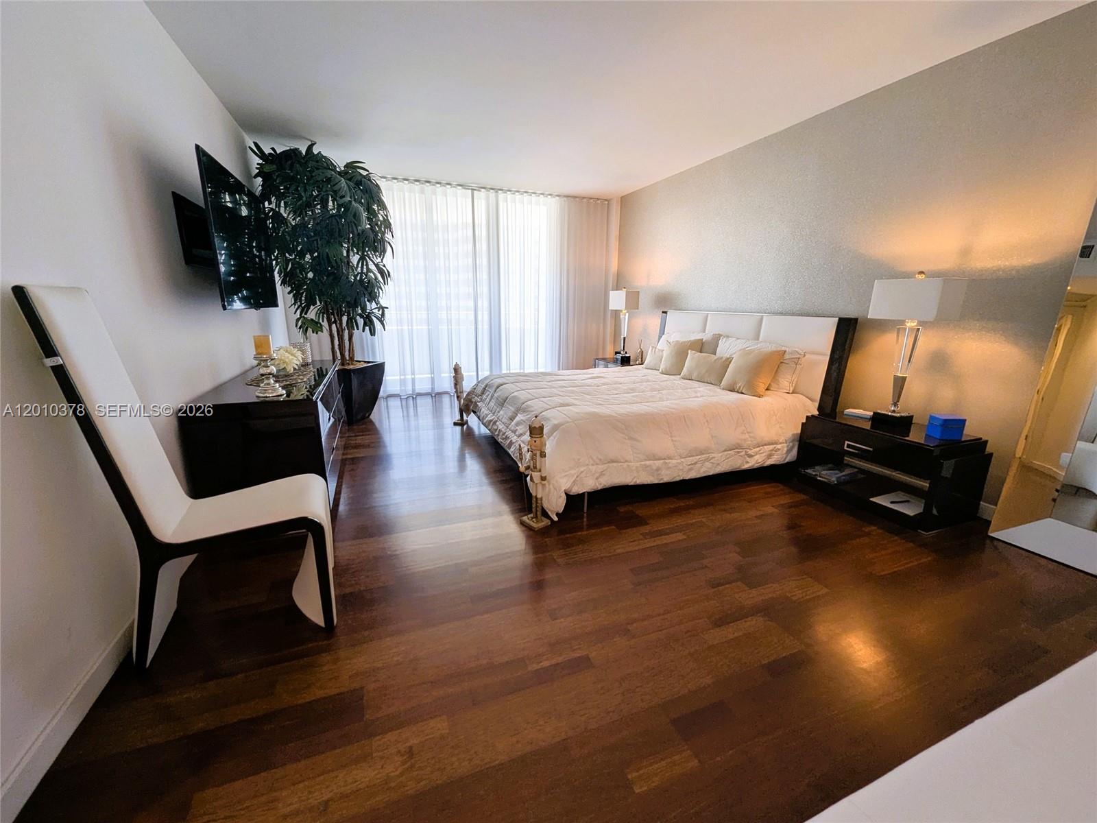 5600 CONDO - Residential