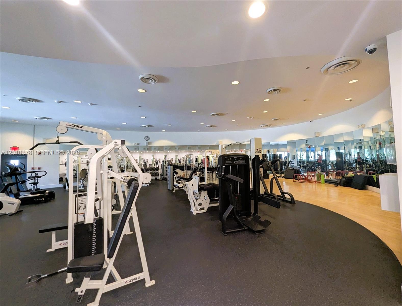 5600 CONDO - Residential