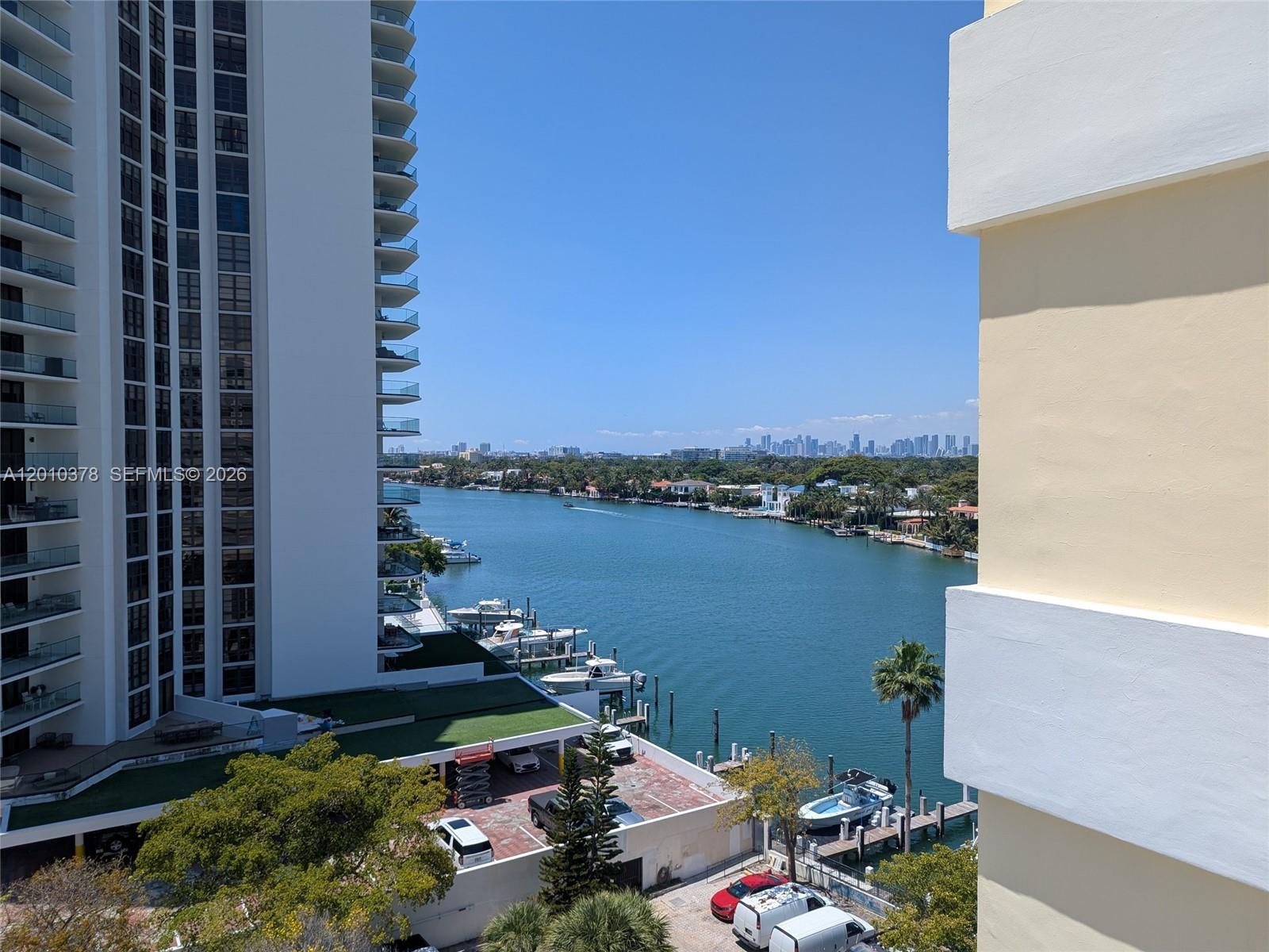 5600 CONDO - Residential